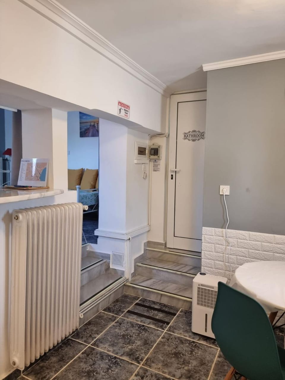 Dining area, kitchen
