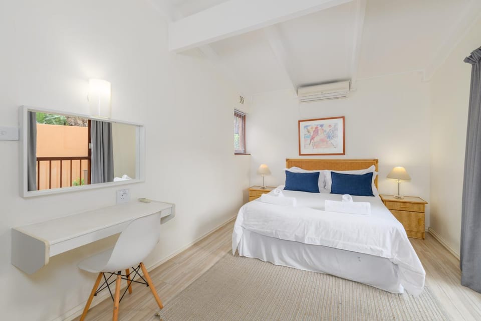 Bed, Bedroom, air conditioner