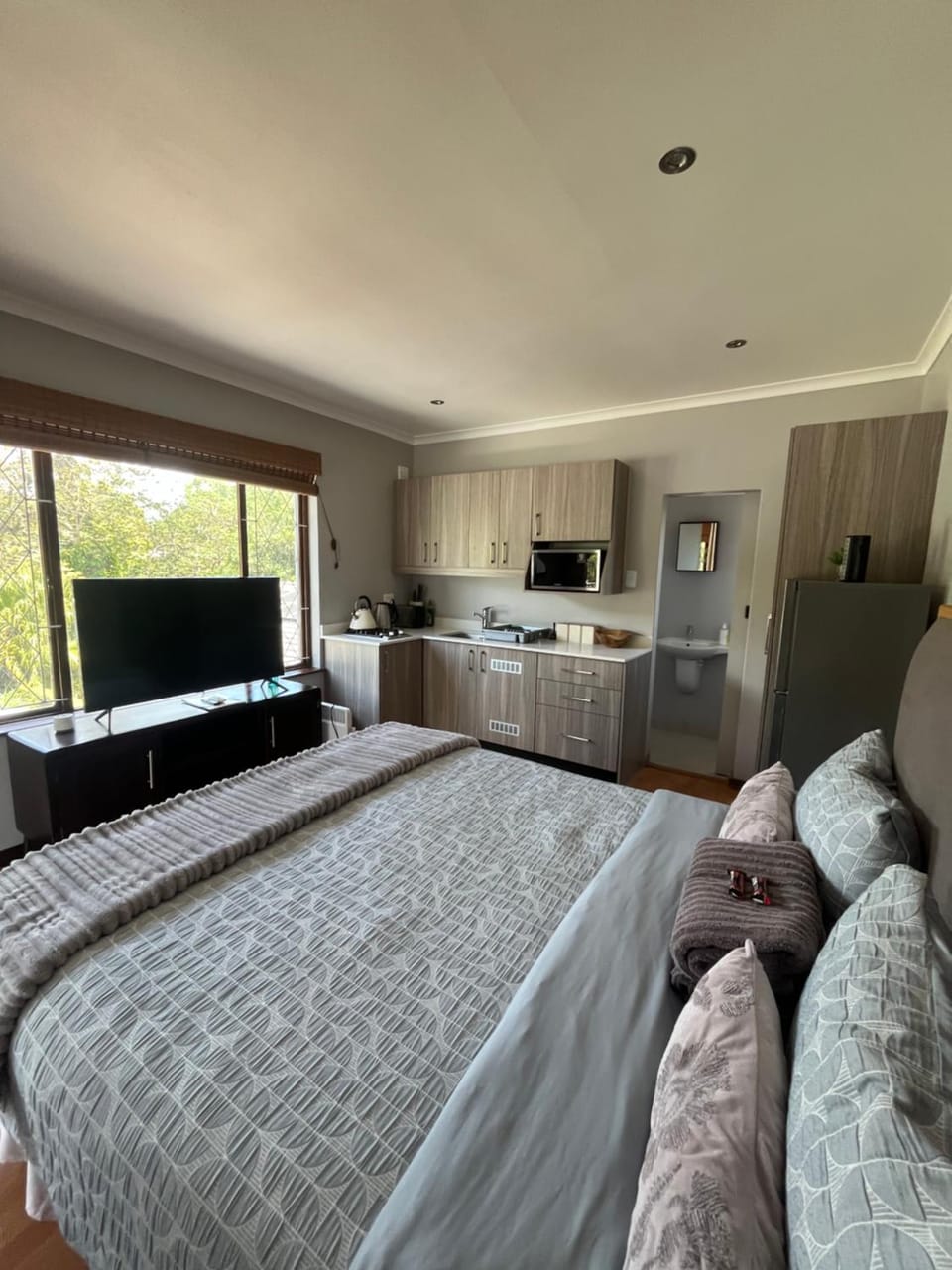 TV and multimedia, Photo of the whole room, Bedroom
