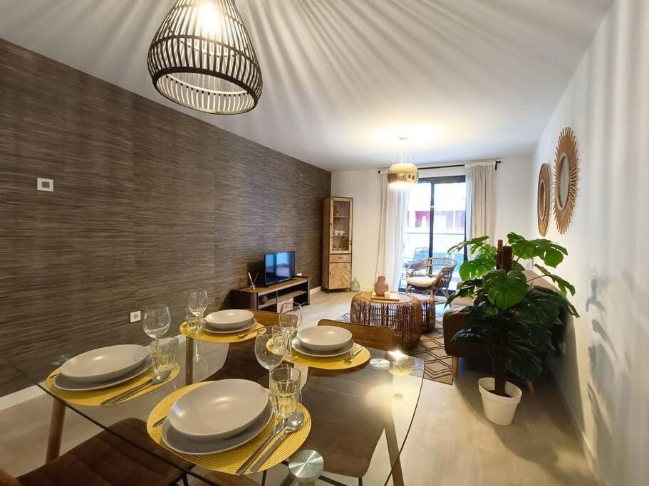 Alejandría Suites Aguadulce Sur, 2Hab, terraza, WiFi, Piscina y garaje Apartment in La Alpujarra