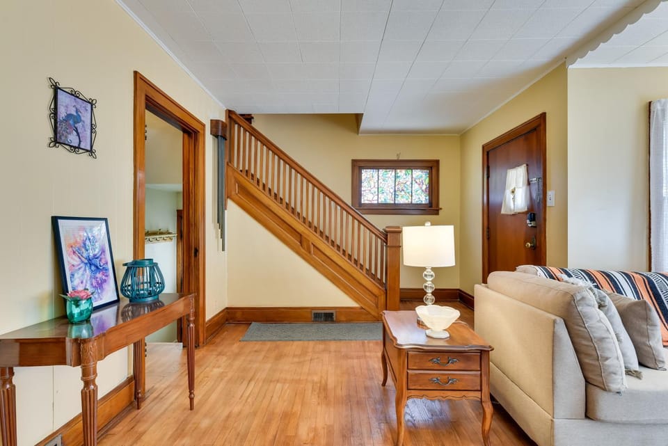 ~ 8 Mi From Canalside! Buffalo Vacation Rental House in Buffalo