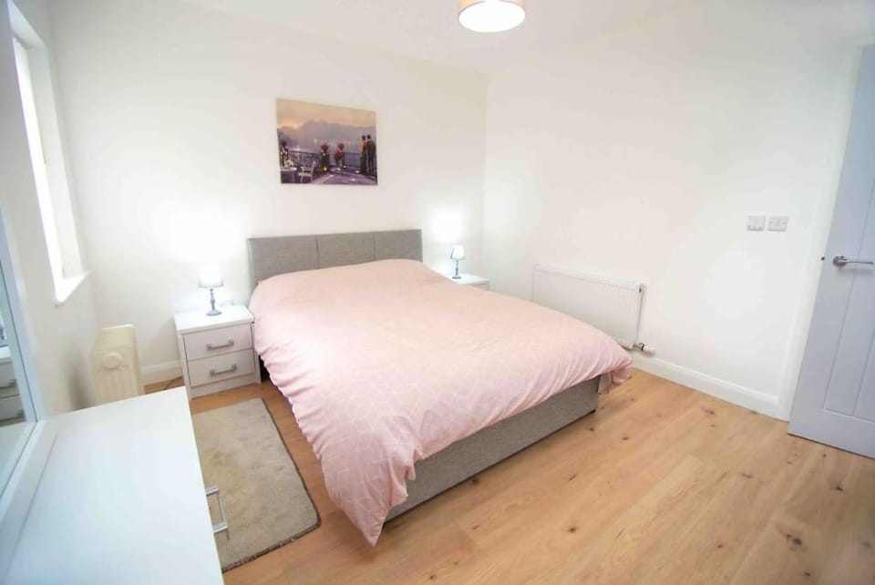 Newly refurbished flat, 1 min from Galgorm resort Apartment in Northern Ireland