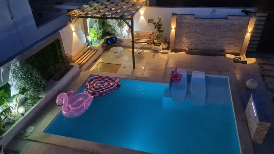 Swimming pool