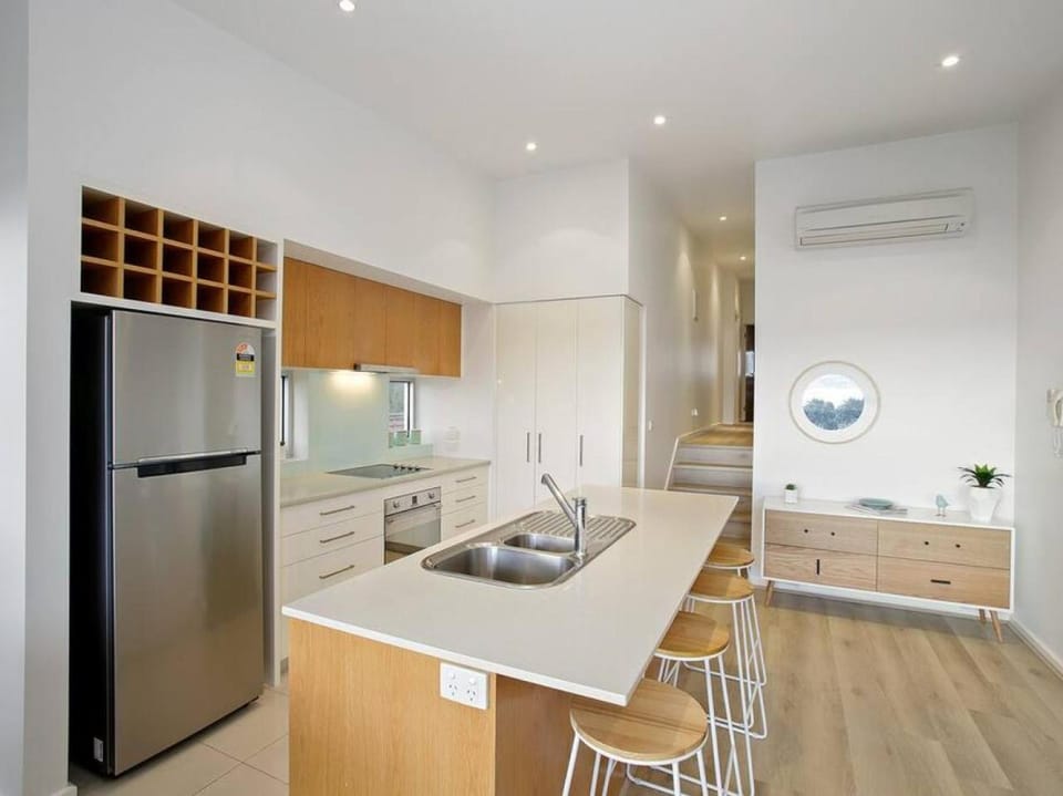 Bay Vue - Absolute Oceanviews Apartment in Apollo Bay