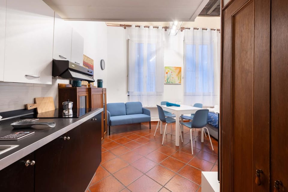 Kitchen or kitchenette, Living room