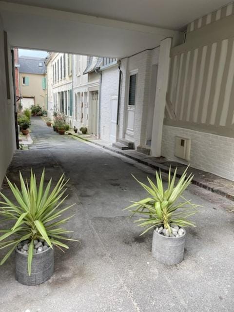 Property building, Facade/entrance