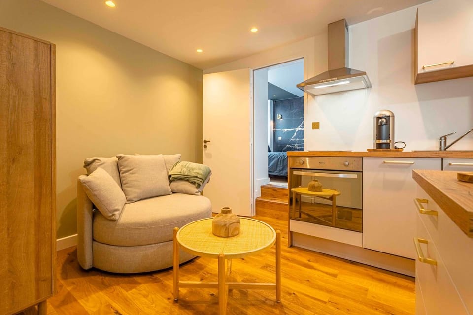 Coffee/tea facilities, Kitchen or kitchenette, Living room, Seating area, Dining area, pet friendly, stove