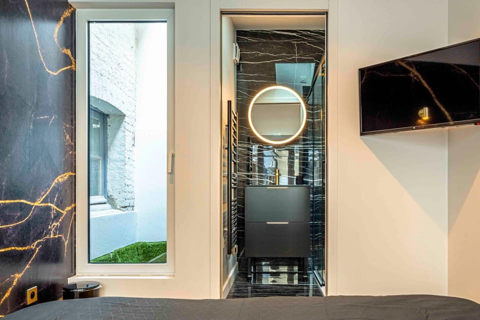Bathroom, TV and multimedia, Bedroom
