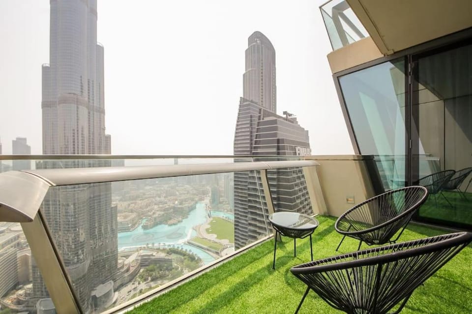 Downtown 3BR Luxe, Burj & Fountain View Bliss Near Dubai Mall Apartment in Dubai