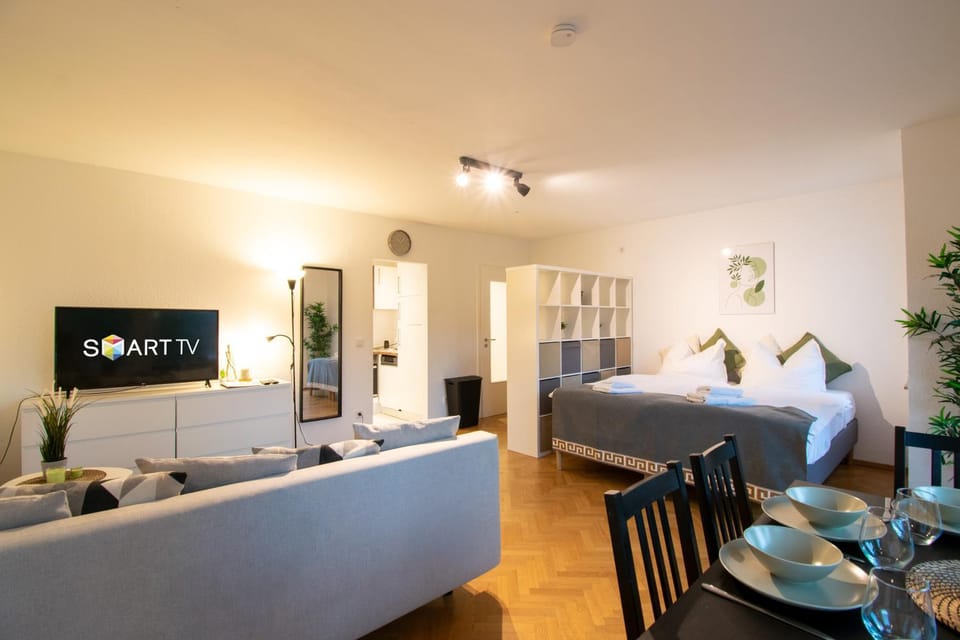 Facade/entrance, Bed, TV and multimedia, Living room, Seating area, Dining area