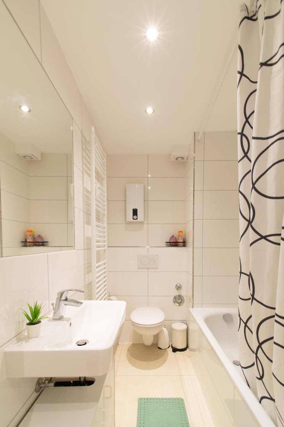 Shower, Toilet, Bathroom, Bath, towels