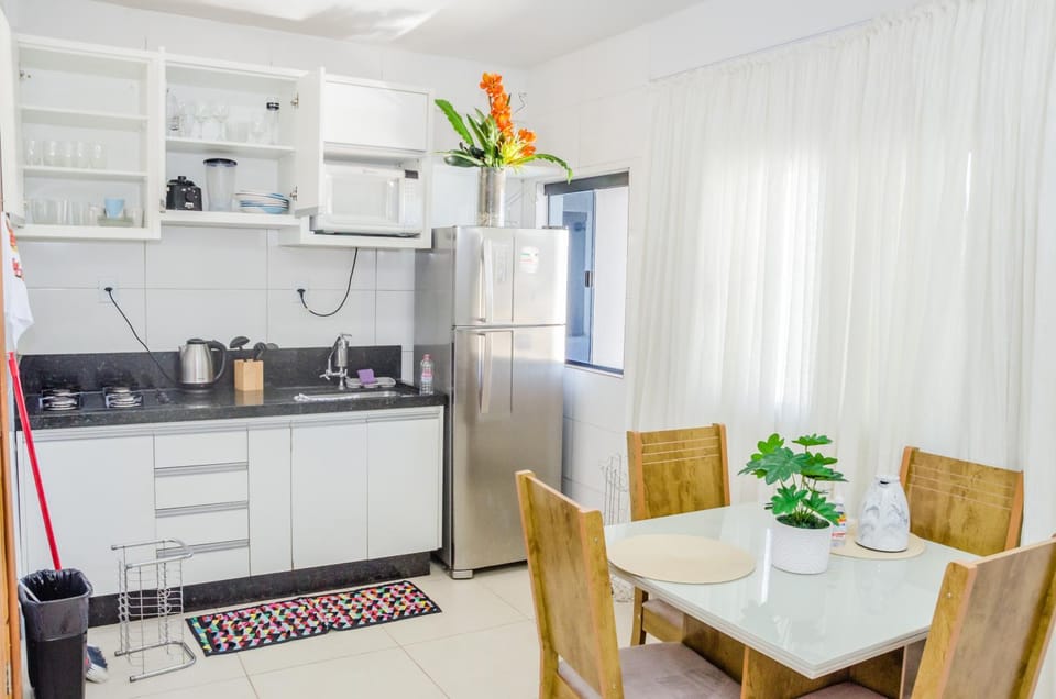Prox ao hospital HRT e Anchieta e faculdade - wifi- netflix - ar-condicionado Apartment in State of Goiás