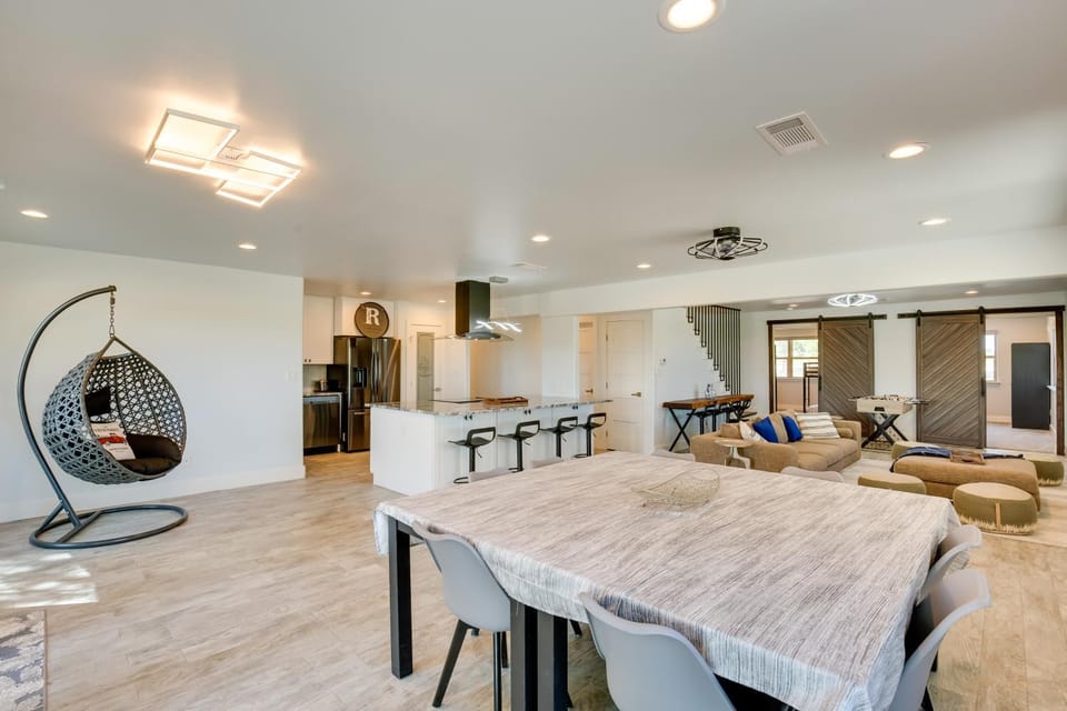 Cozy Interior + Lake View: McKinney Ranch Home! House in McKinney