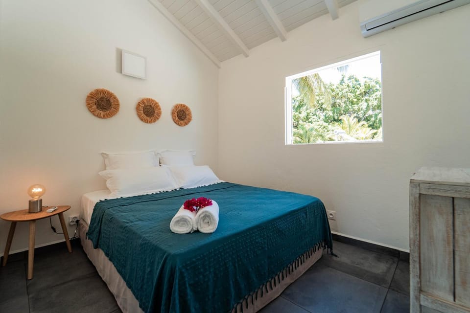 Bedroom, air conditioner