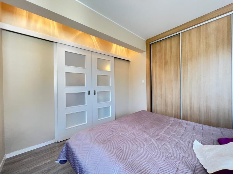 Bed, Photo of the whole room, Bedroom, wardrobe