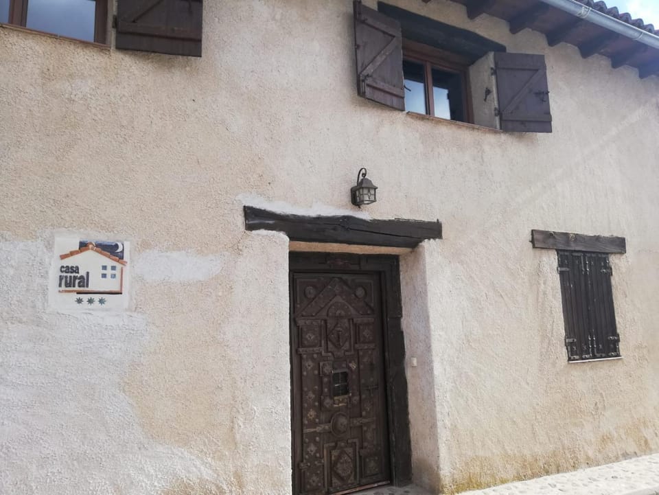 Facade/entrance, Day, Landmark view