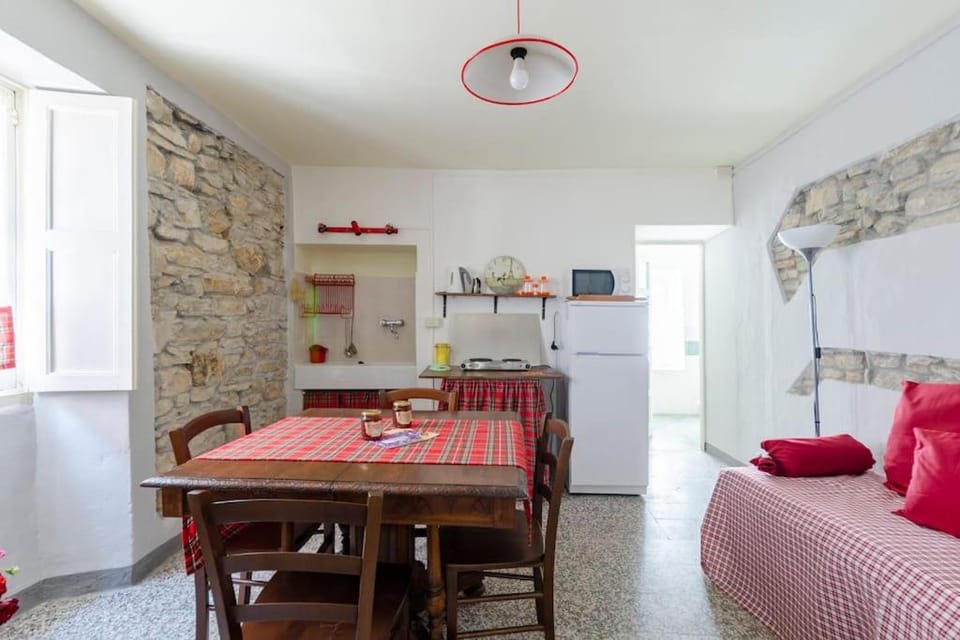 Kitchen or kitchenette, Living room, Dining area