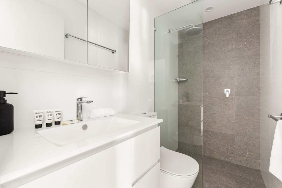 Modern 1-Bed Pad Minutes Away from Coogee Beach House in Sydney