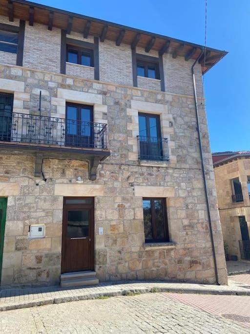 Apartamentos Rurales La Plaza 2 Apartment in La Rioja