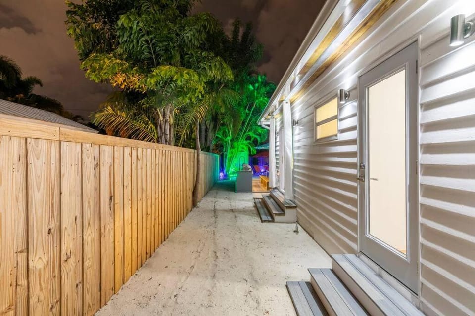 Blue Ocean Vacation Home 1 House in Fort Lauderdale