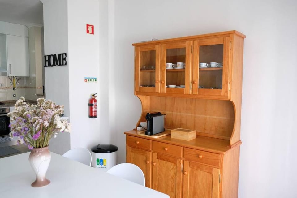 Coffee/tea facilities, Dining area