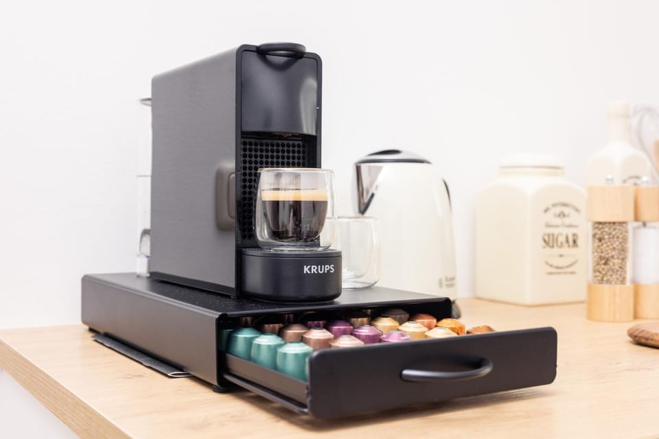 Coffee/tea facilities, Kitchen or kitchenette, Food and drinks, Food