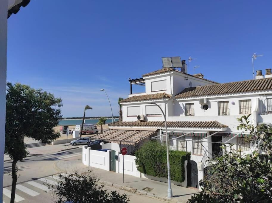 Dúplex en primera línea de playa 15 Apartment in Sanlúcar de Barrameda