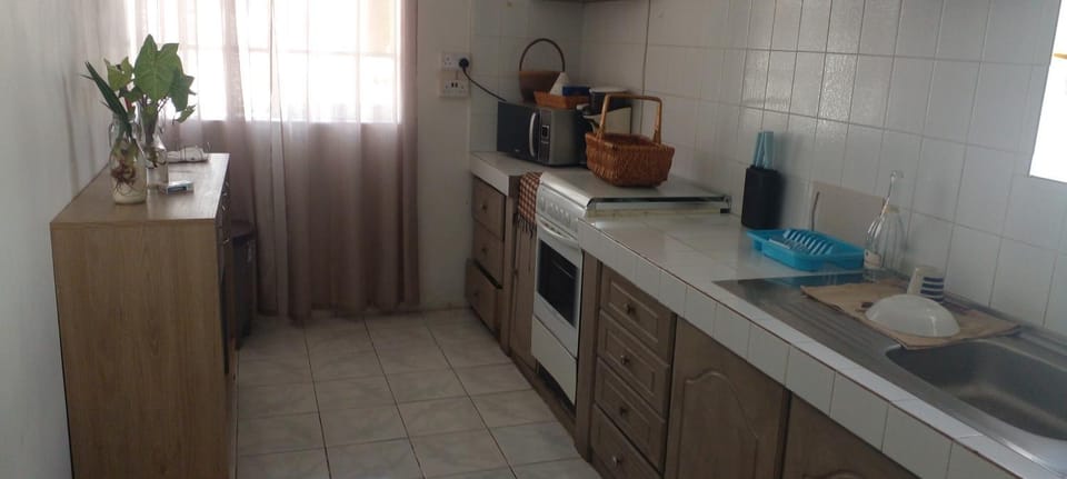 White house Apartment in Flic en Flac