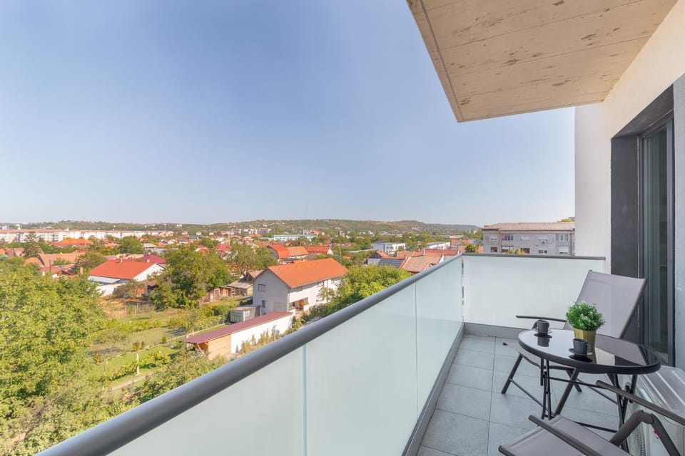 Natural landscape, Balcony/Terrace, City view