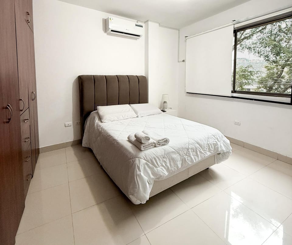 Bed, TV and multimedia, Bedroom, Quiet street view, towels, air conditioner