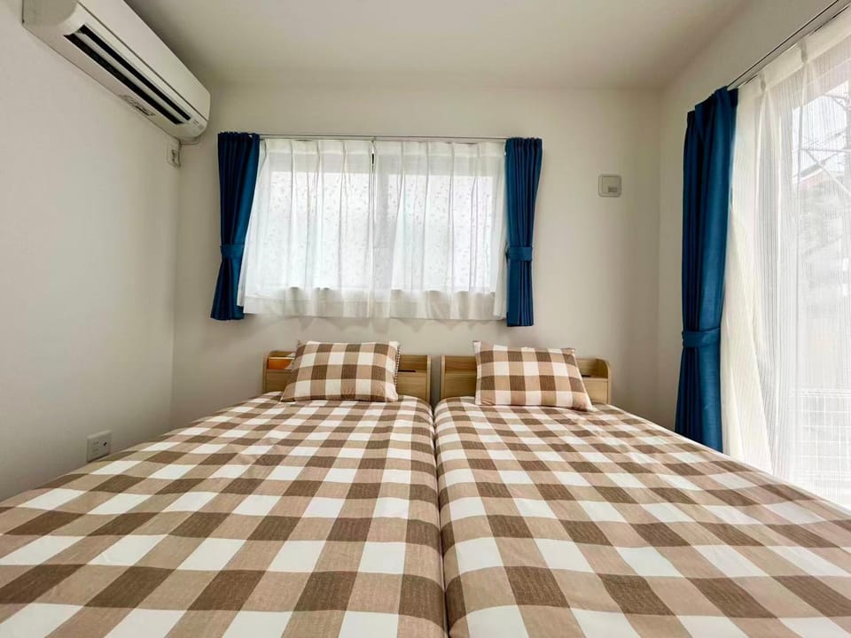Bedroom, air conditioner