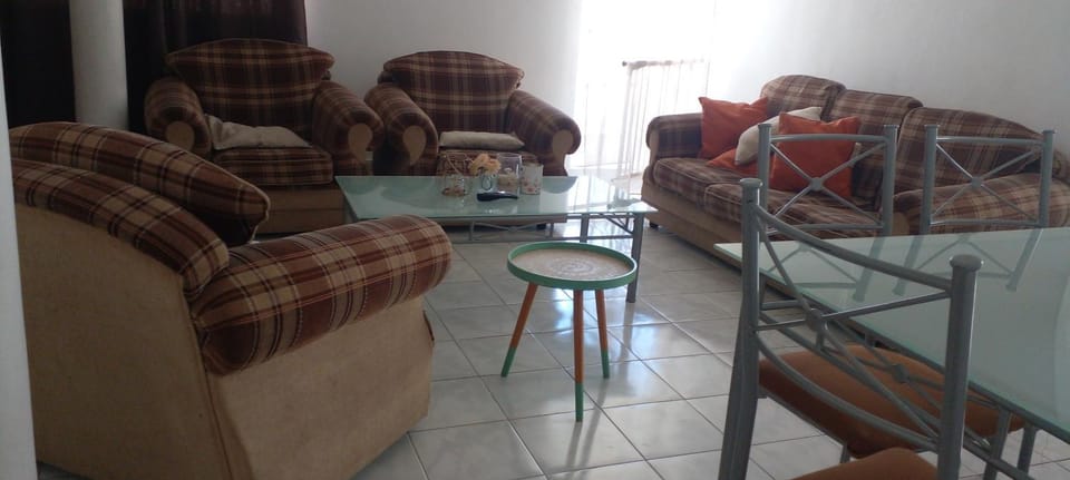 White house Apartment in Flic en Flac