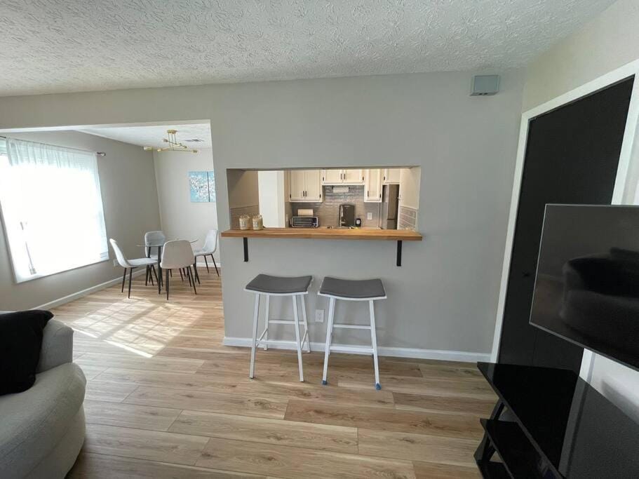 New Stylish Condo Monthly Rental Apartment in Ohio