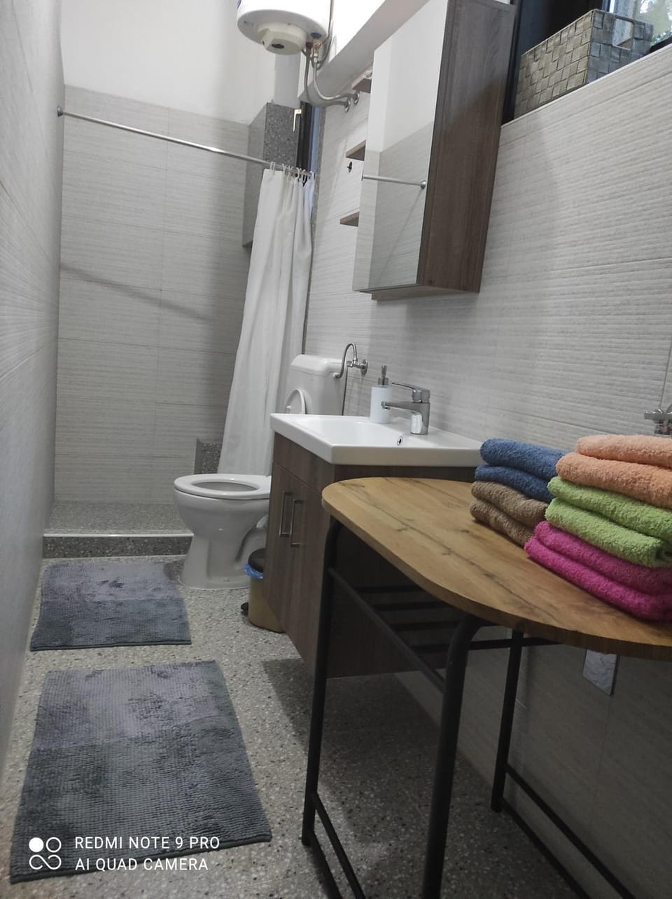 Shower, Toilet