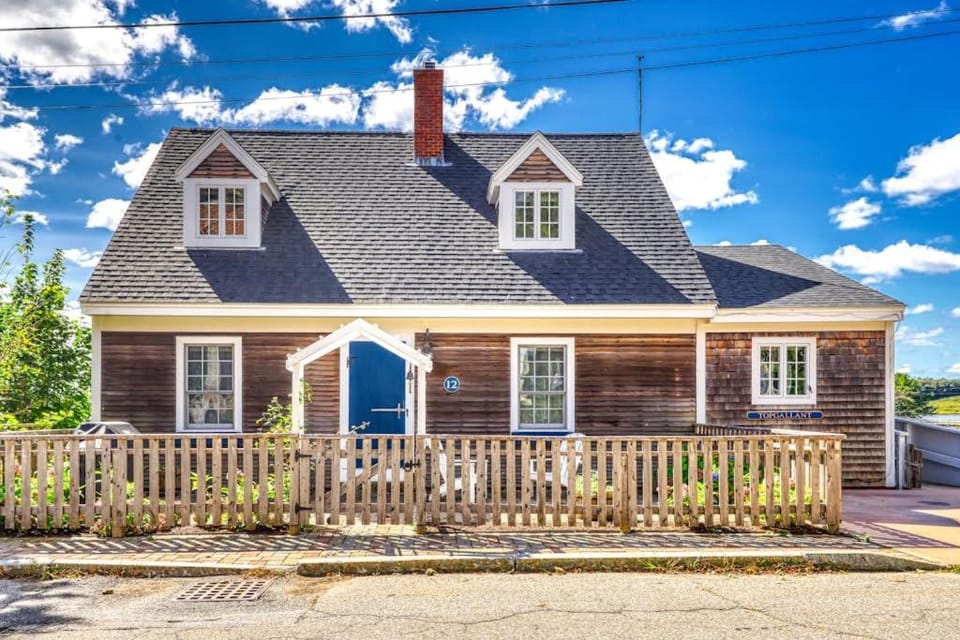 Property building, Day, Street view