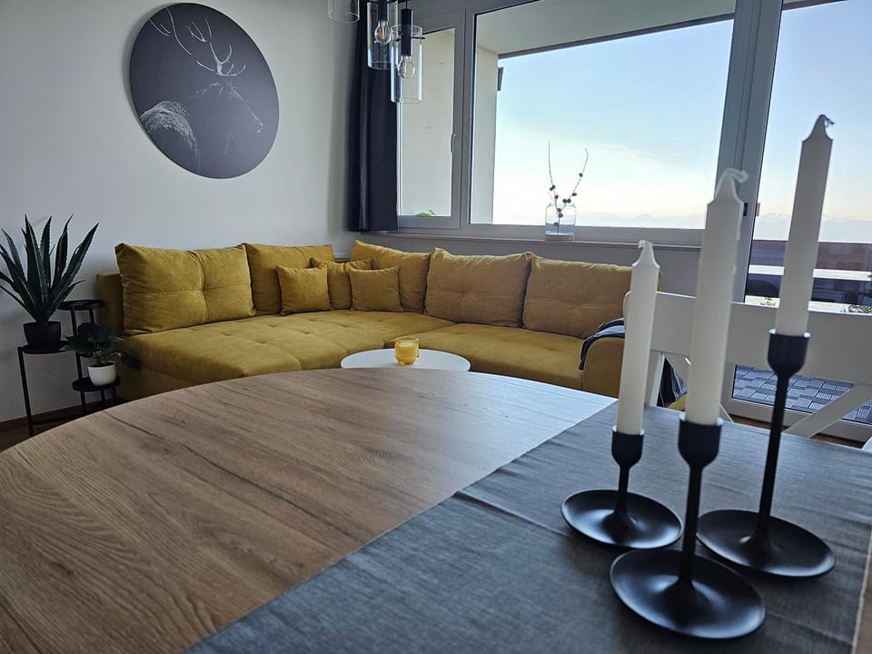 Living room, Seating area, Dining area