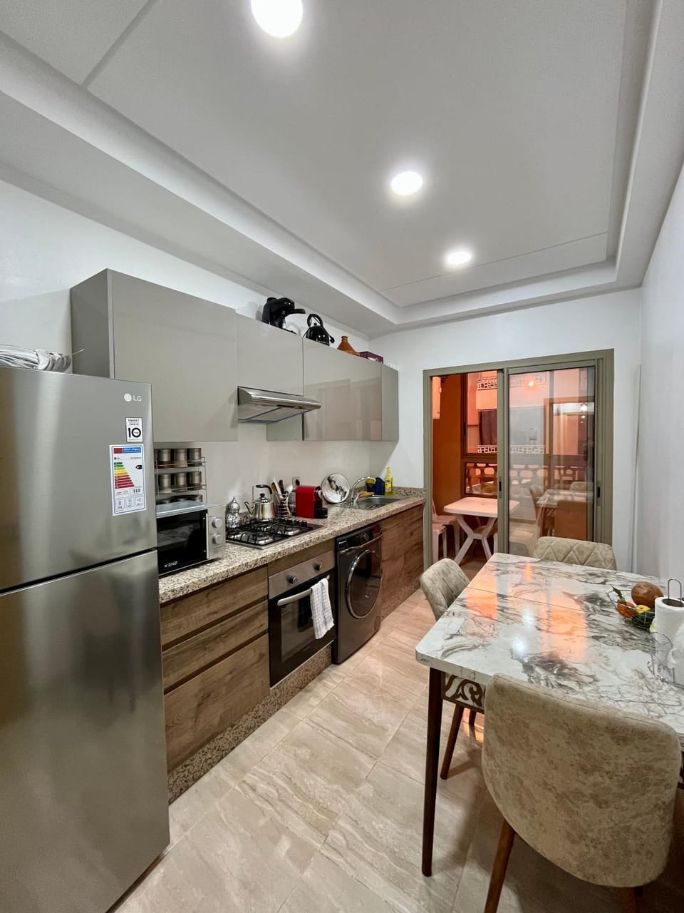 Coffee/tea facilities, Kitchen or kitchenette, Dining area, dishwasher, minibar, oven, pet friendly, stove, toaster