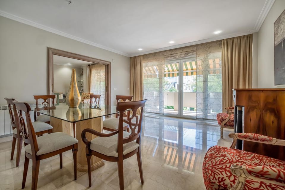 Living room, Dining area