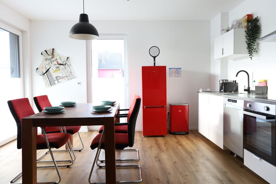 Dining area, kitchen