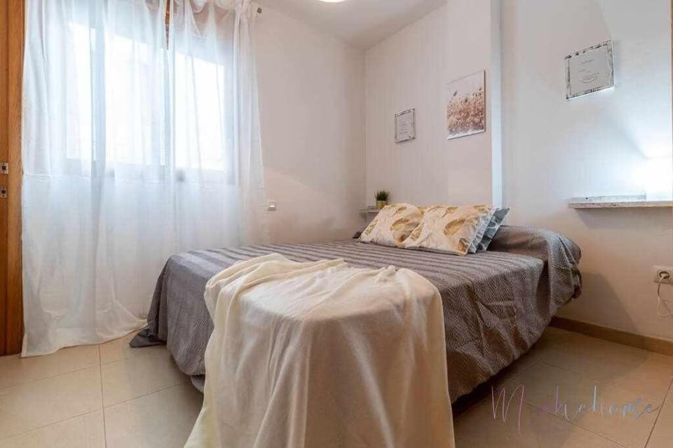 Apartamento 4 en Estadio Sevilla 8 plazas y metro Apartment in Seville