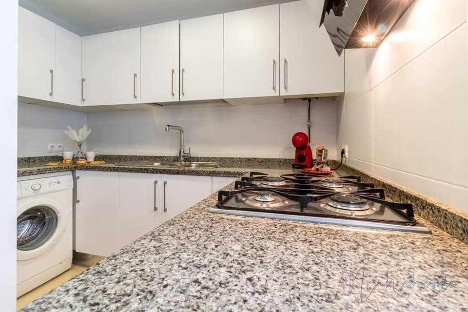 Apartamento 4 en Estadio Sevilla 8 plazas y metro Apartment in Seville