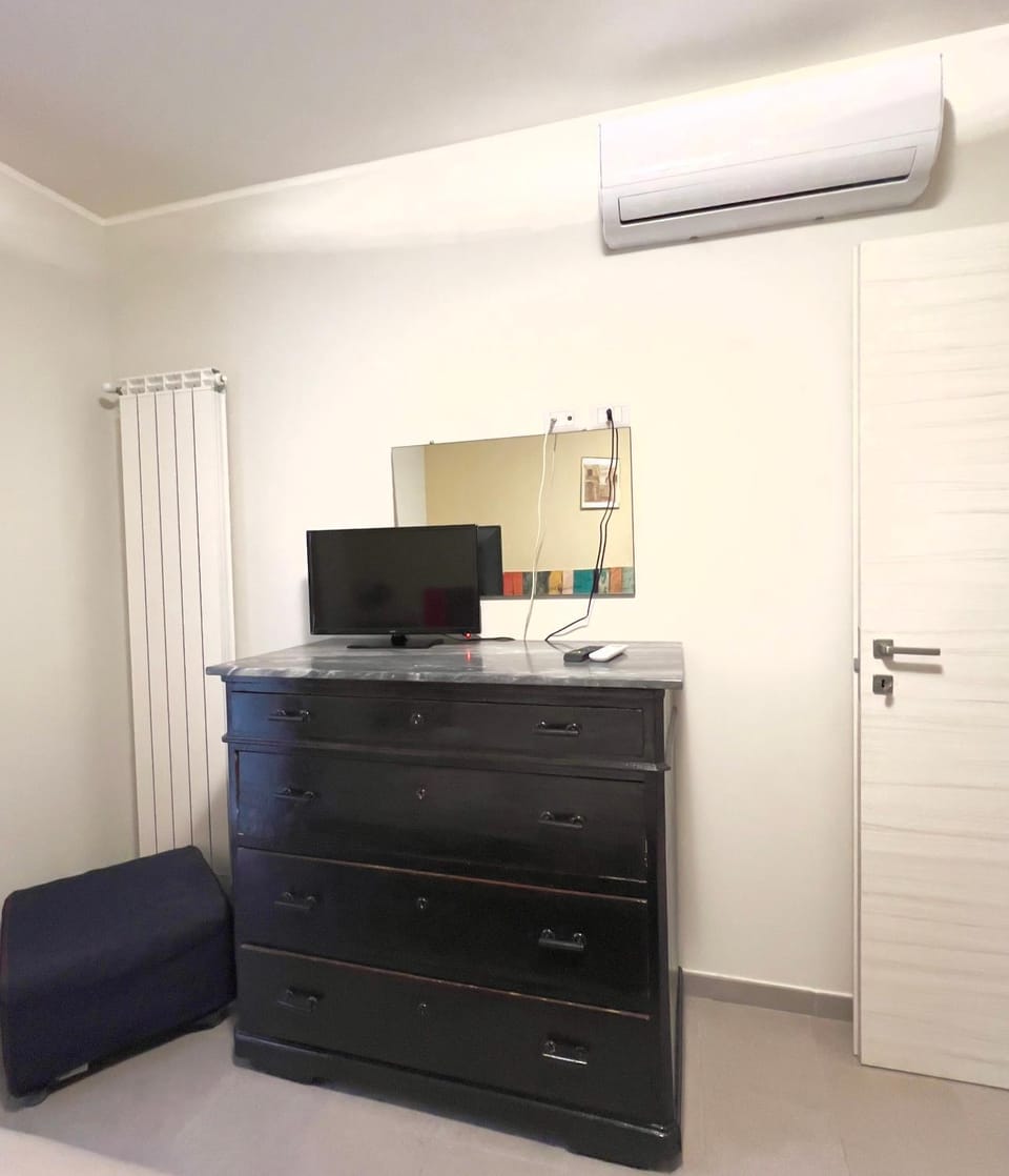 TV and multimedia, air conditioner