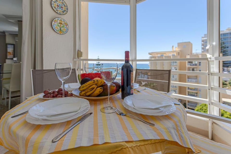 Wonderful apartment with sea views Apartment in Benalmadena