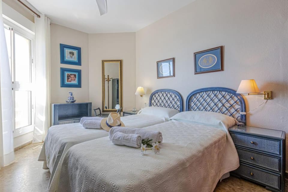 Wonderful apartment with sea views Apartment in Benalmadena