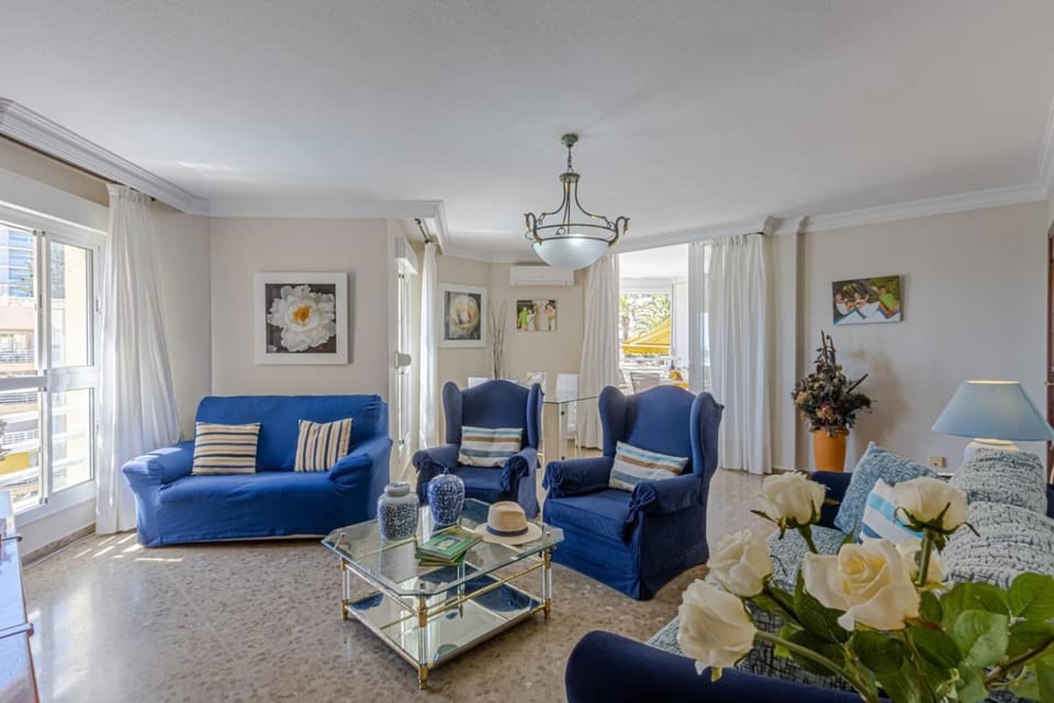Wonderful apartment with sea views Apartment in Benalmadena