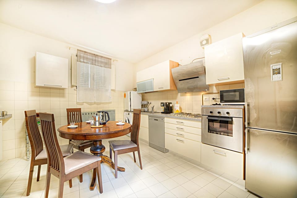 Kitchen or kitchenette, Dining area, dishwasher, oven, stove, toaster