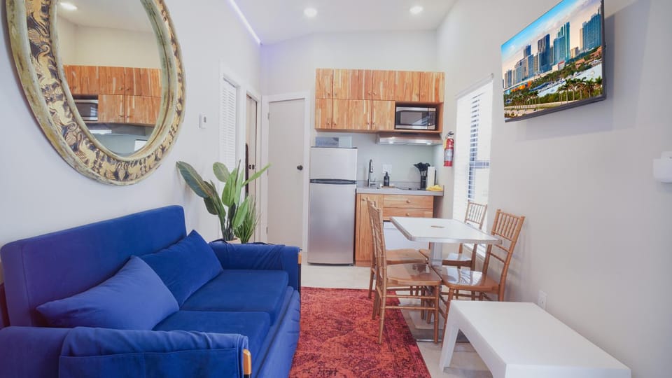 TV and multimedia, Kitchen or kitchenette, Living room, Dining area