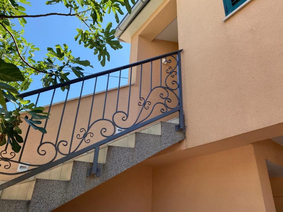 Guest House Lorenta near the beach Bed and Breakfast in Šibenik-Knin County, Croatia
