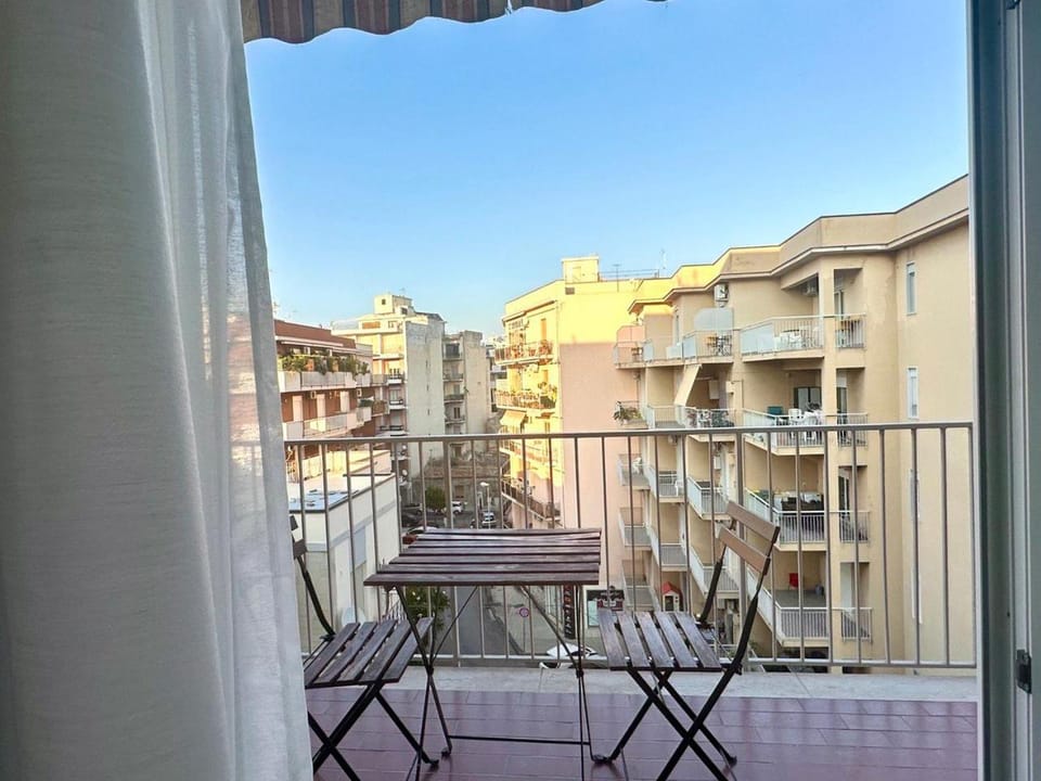 Day, View (from property/room), Balcony/Terrace, City view