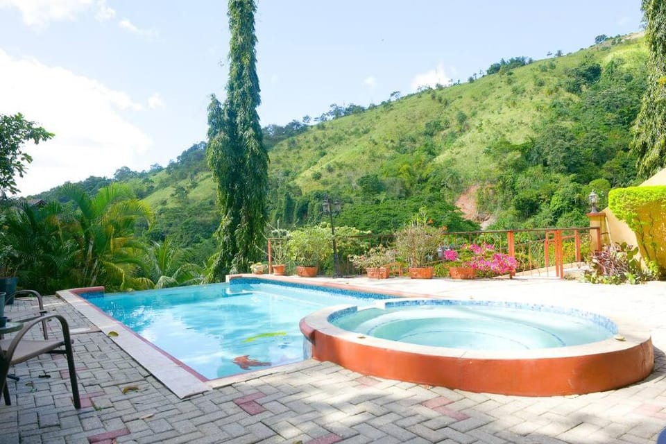 Cascade Mountain View Oasis Apartment in Port of Spain - City